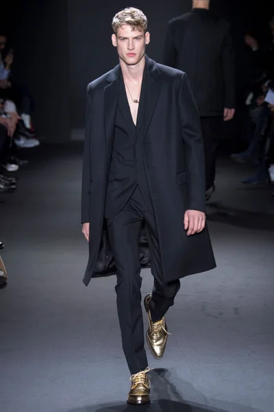 Look 22